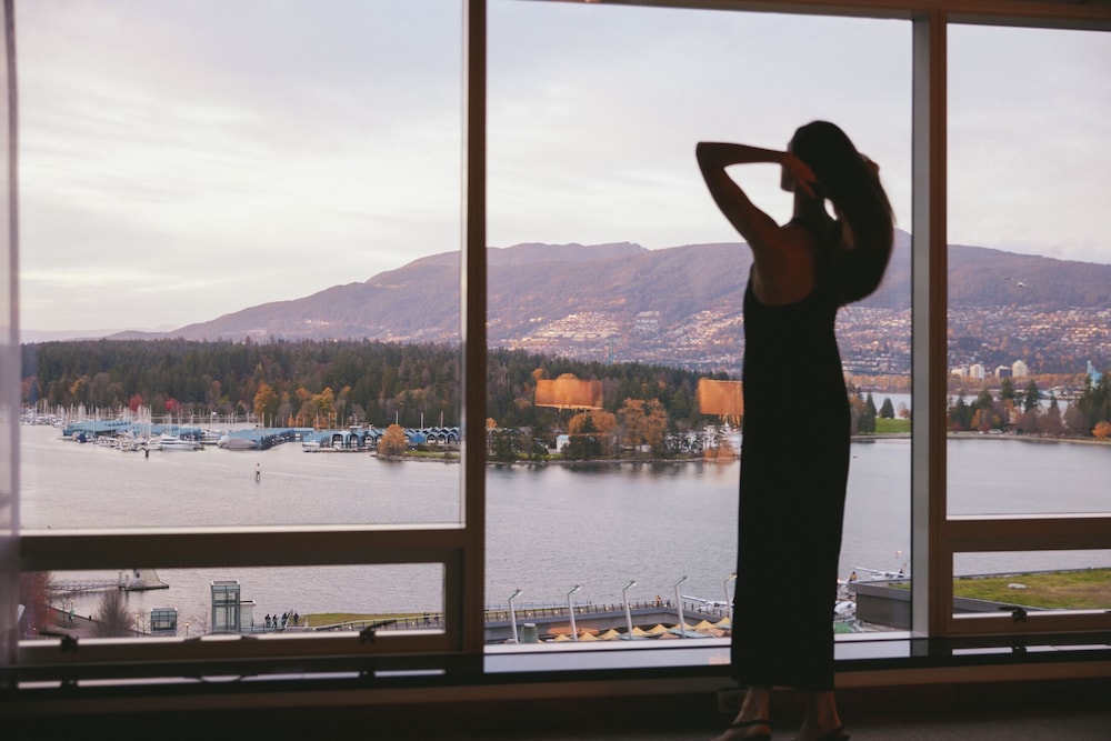 Fairmont Pacific Rim 45/50