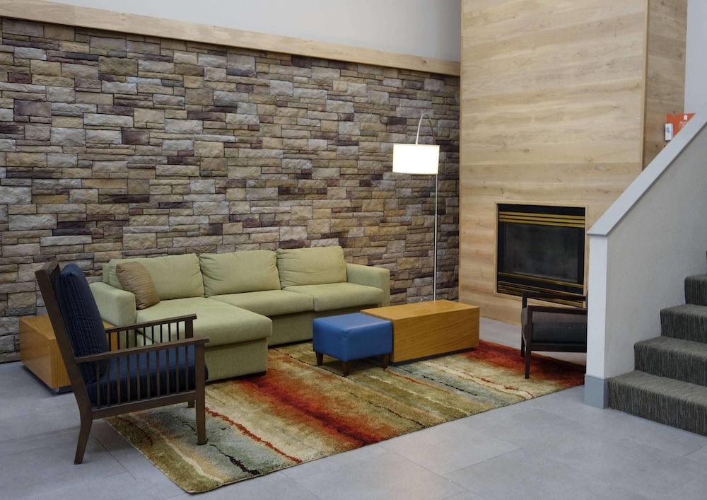 Country Inn & Suites By Radisson, Ankeny, IA 30/40