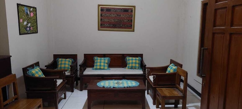Kartika Homestay Syariah 14/17