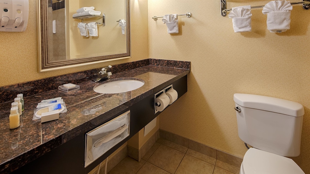 Best Western Estevan Inn & Suites 6/25