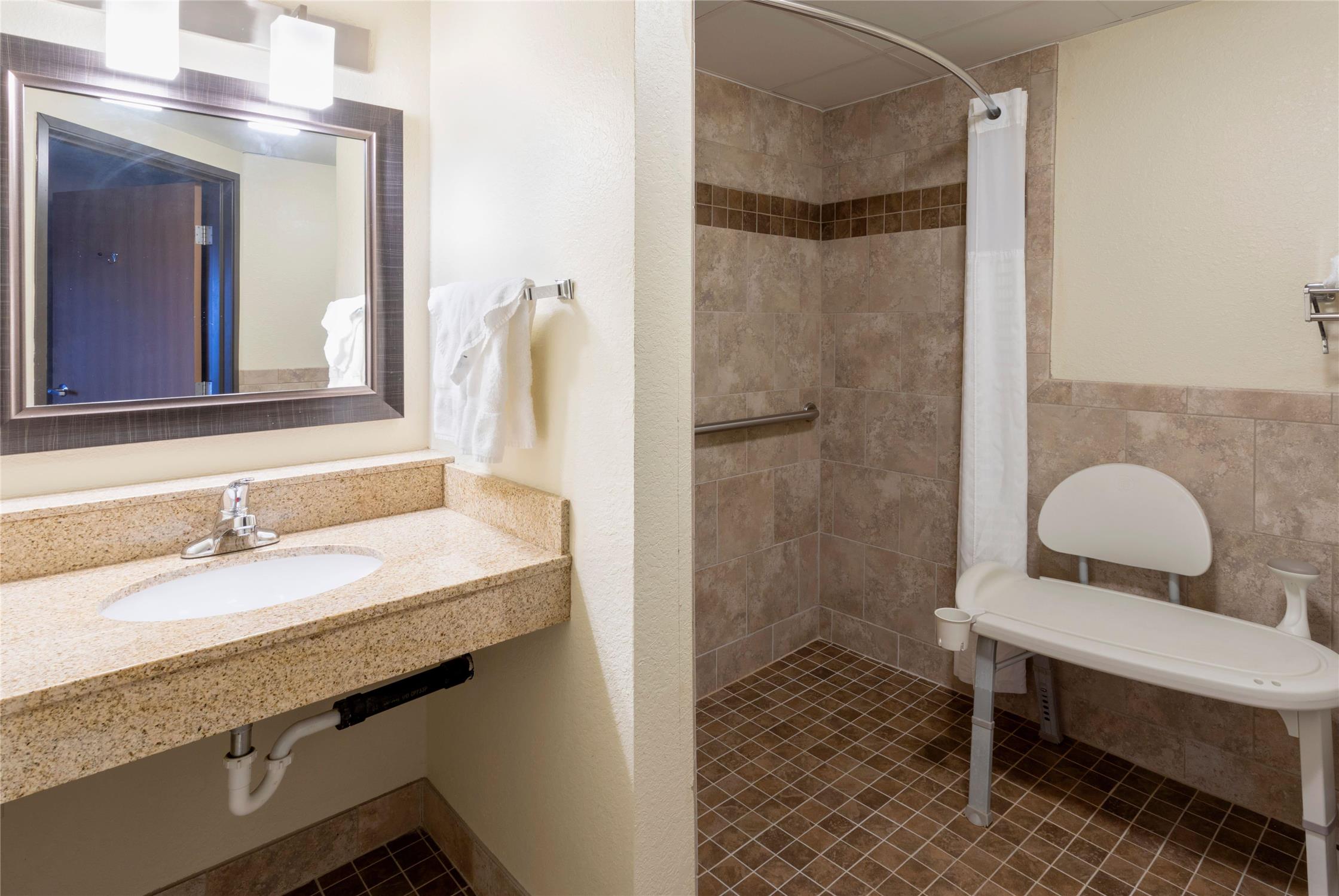 Americinn By Wyndham Fergus Falls - Conference Center 13/13