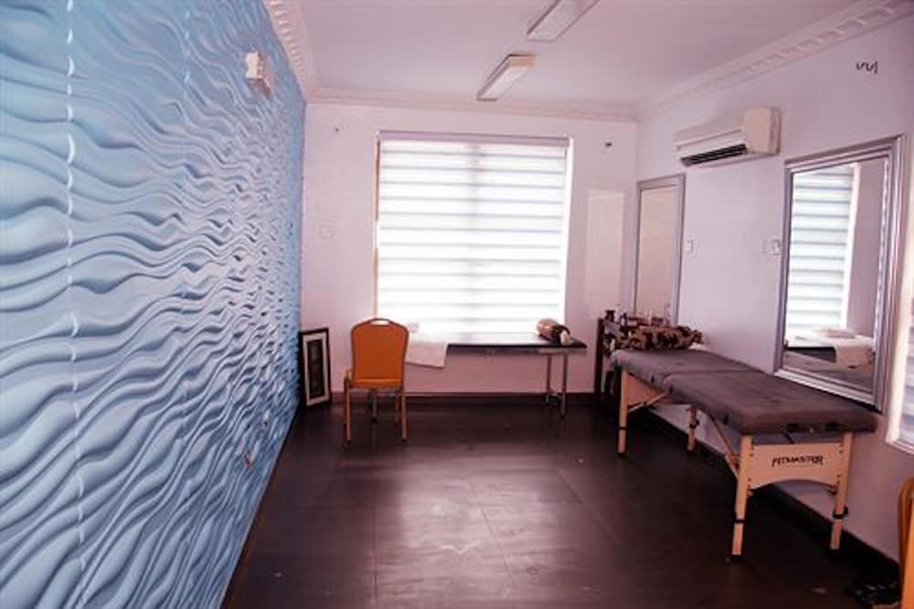 Solitude Hotel Victoria Island 16/30