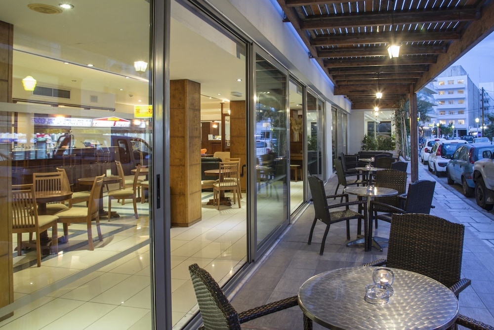 Manousos City Hotel 37/50