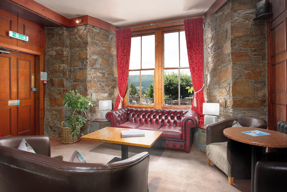 Rosemount Hotel 40/57