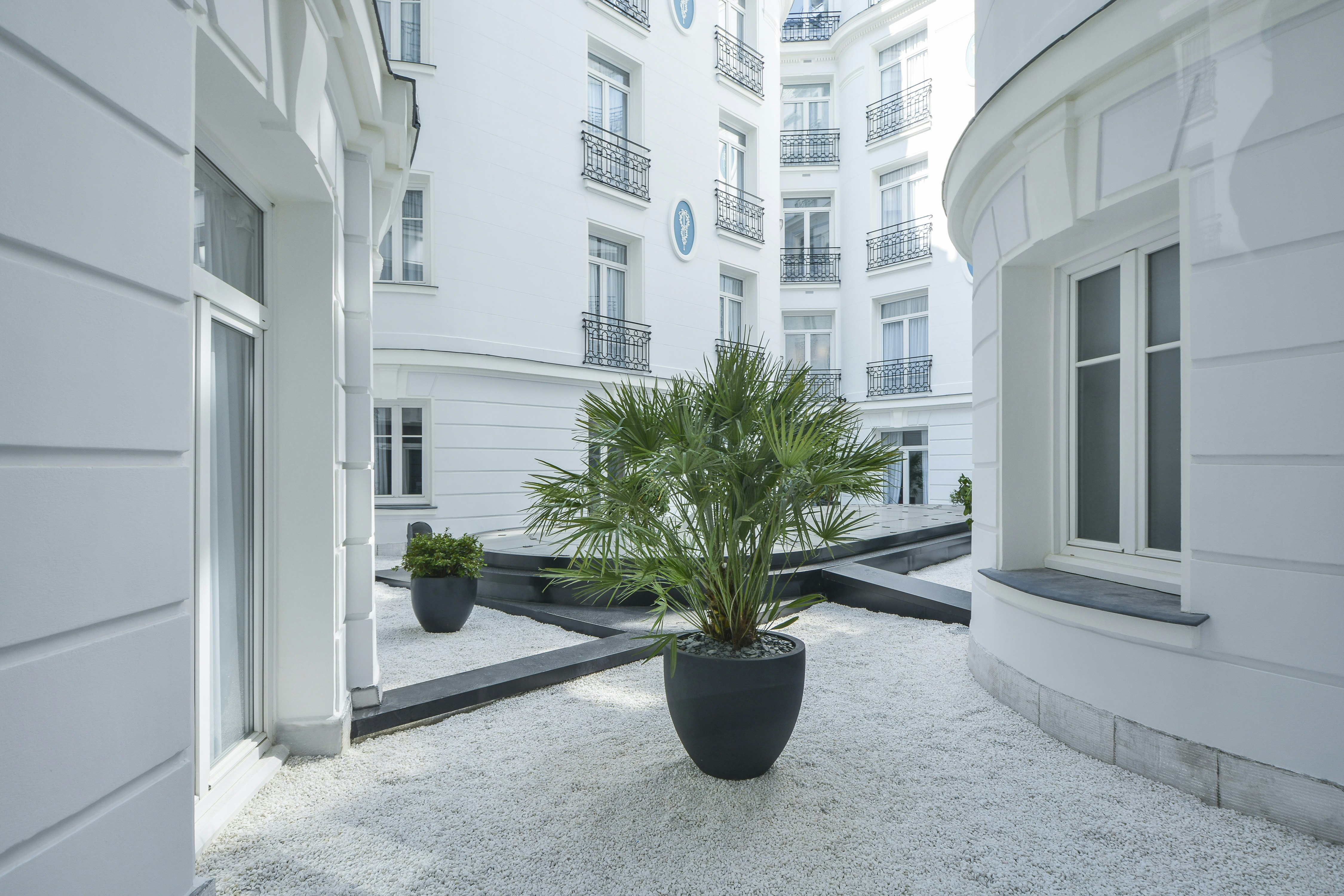 Maison Astor Paris Curio Collection By Hilton 39/43