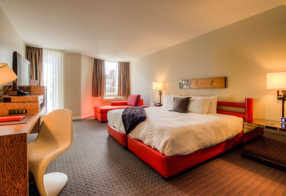 Adara Hotel 12/63