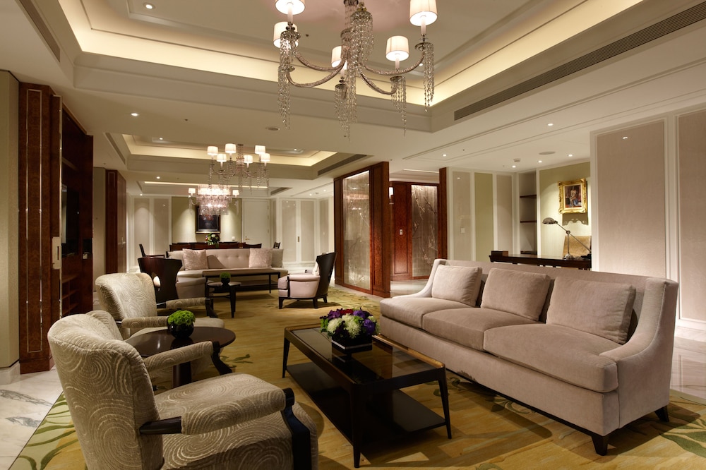 THE OKURA PRESTIGE TAIPEI 43/82