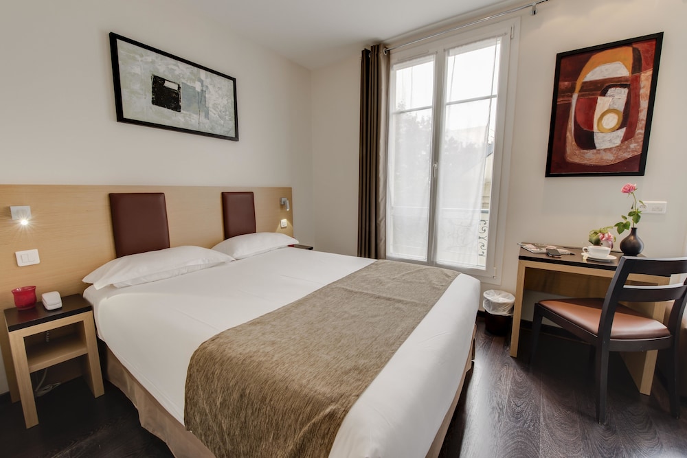 SUPERIOR, DOUBLE OR TWIN BED