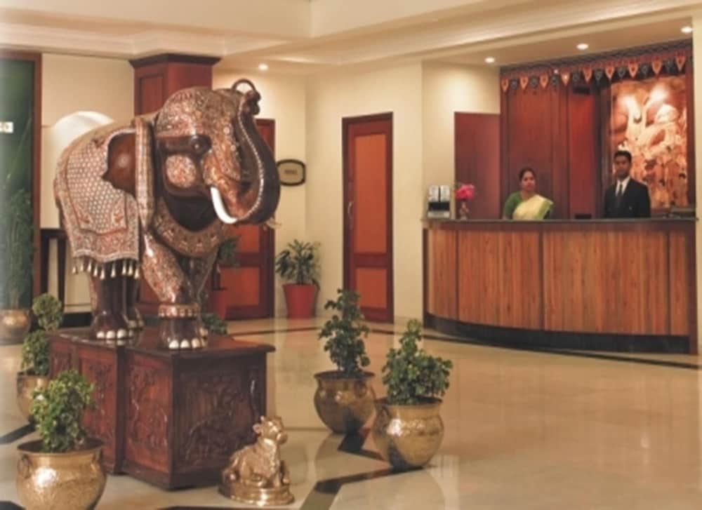 Renest Shraddha Inn Shirdi (ex Shraddha Sarovar Portico) 4/41