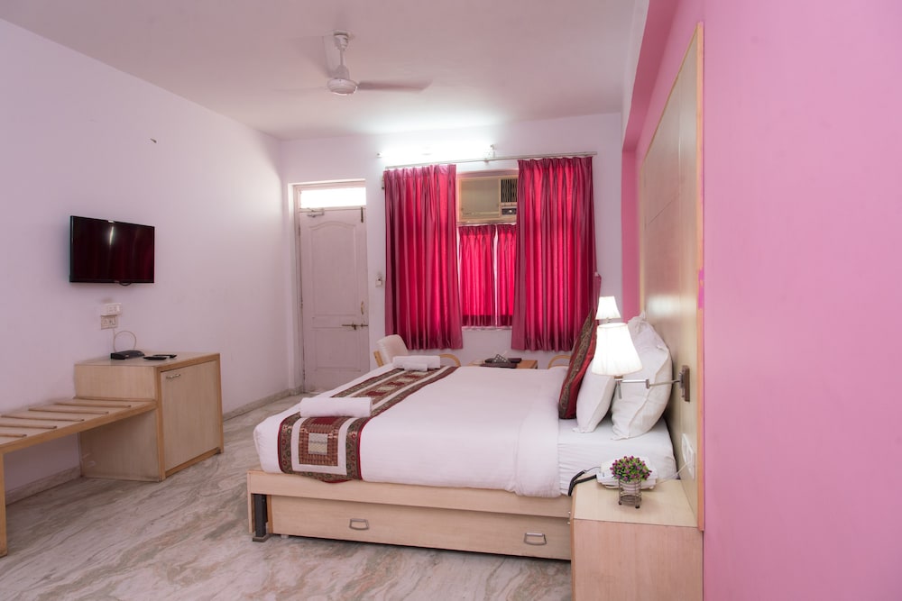 HOTEL GORBANDH 14/48