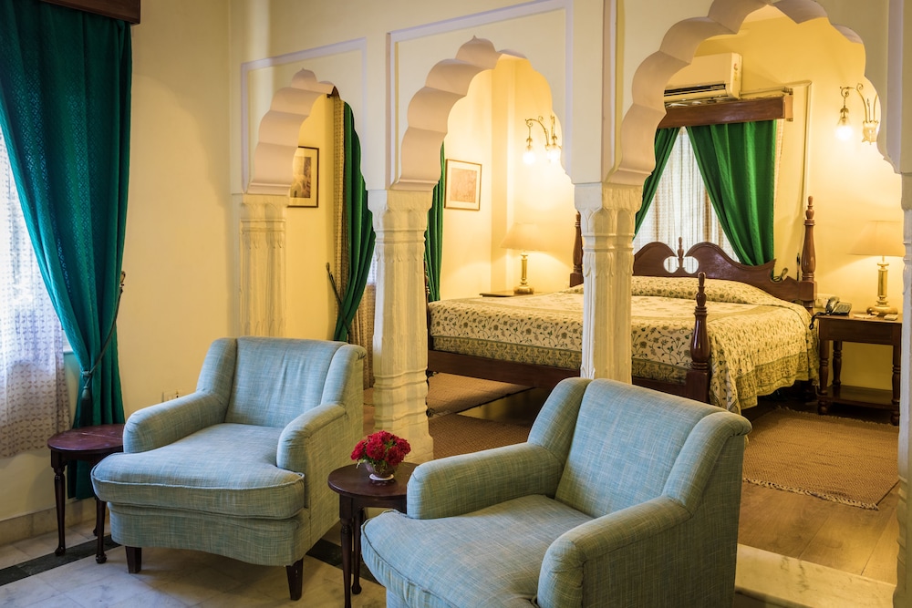 Mandawa Haveli 32/70