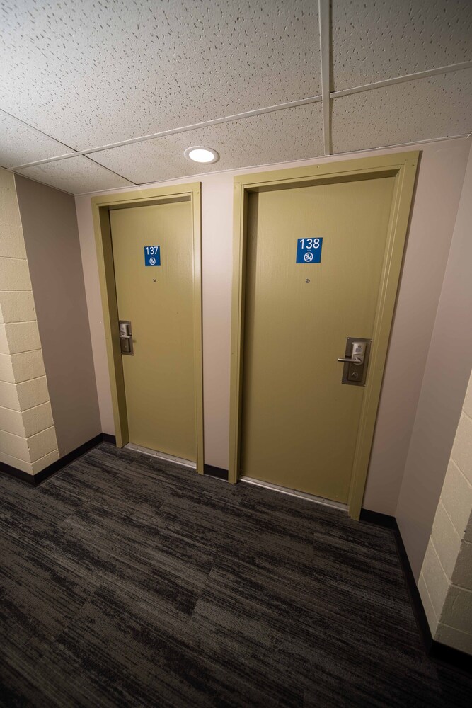 Fort St. John Motor Inn 5/50