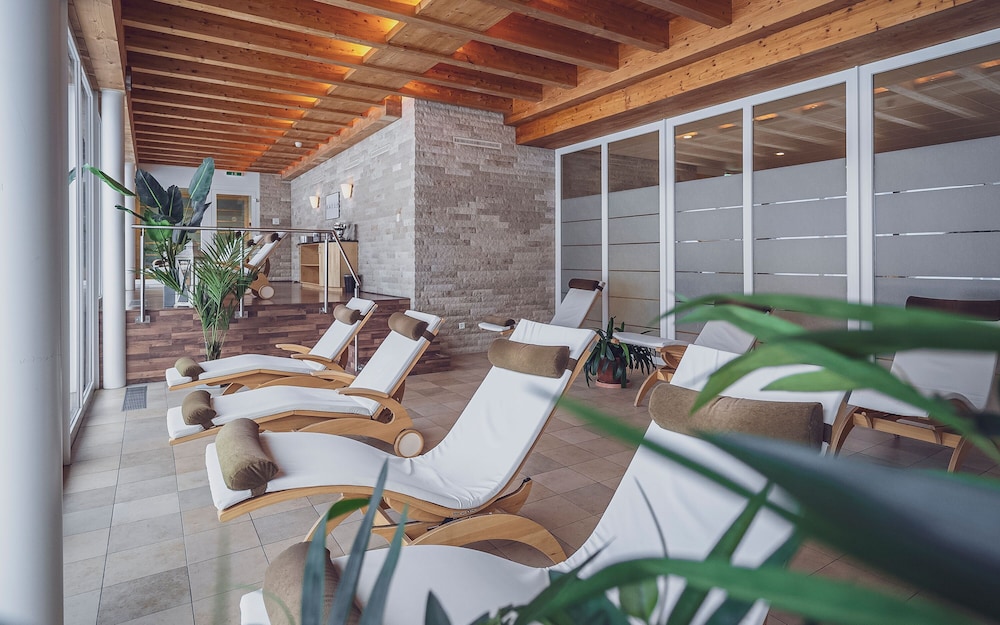 Mountain Plaza Hotel 28/43