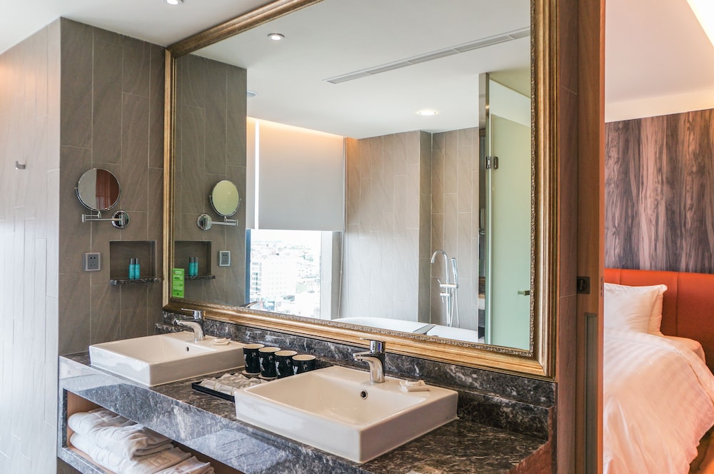 Fx Hotel Tainan Minsheng Road Branch 26/72