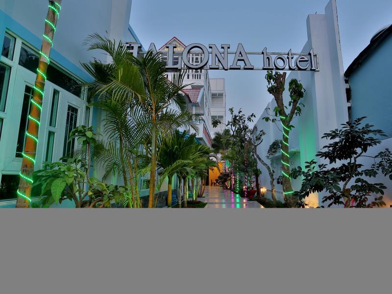 Halona Hotel 31/35