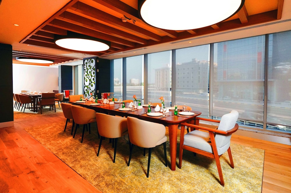 رمادا إنكور باي ويندام كورنيش الخبر(Ramada Encore by Wyndham Al Khobar Corniche) 46/60