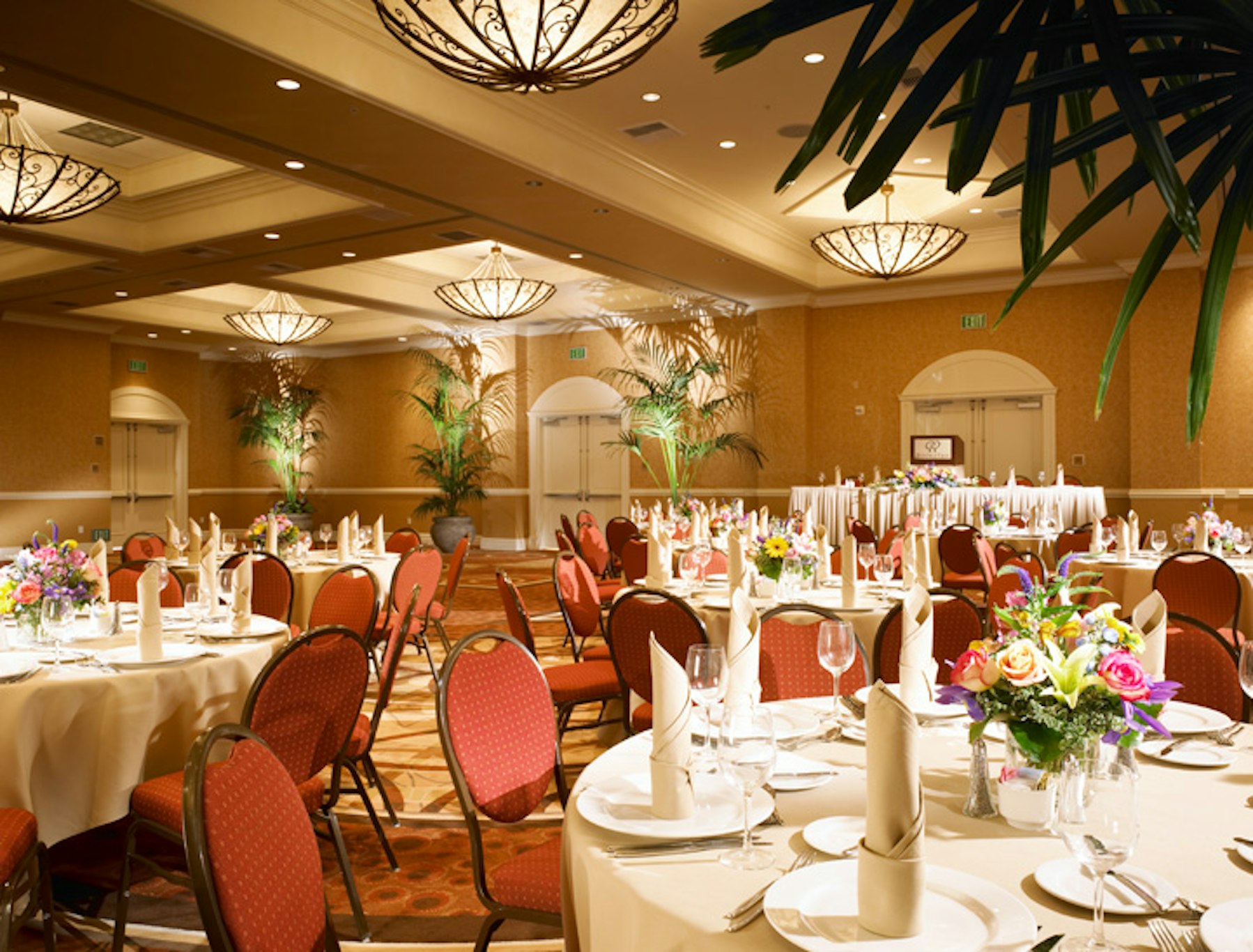 DoubleTree Suites by Hilton Hotel Anaheim Resort - Convention Center 37/56