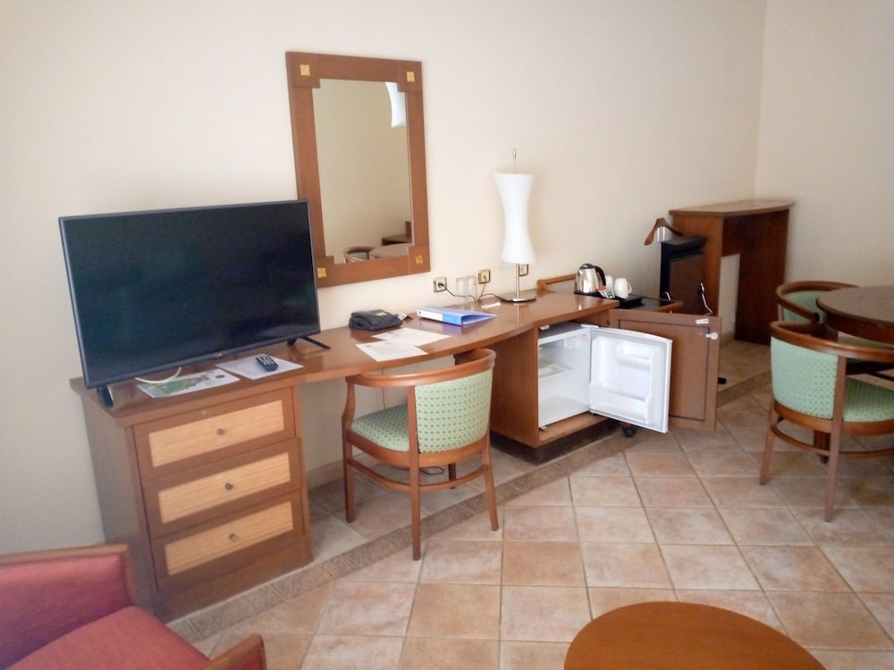 The Kairaba Beach Hotel 66/75