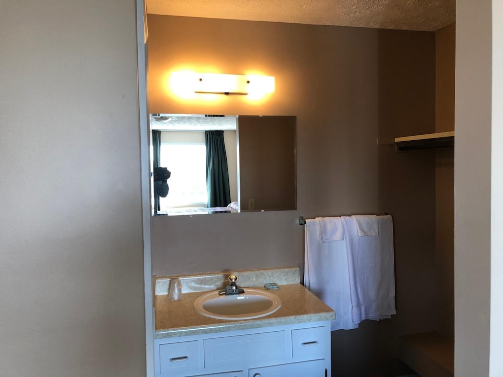 Fox Mountain Inn 49/50