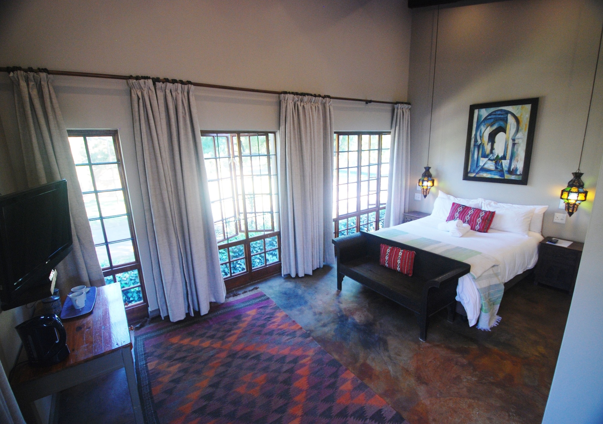 LUXURY, SUITE, QUEEN BED