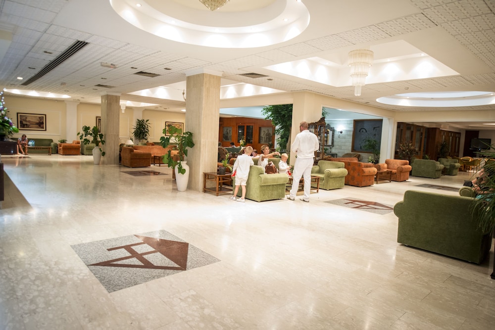 Avlida Hotel 12/72