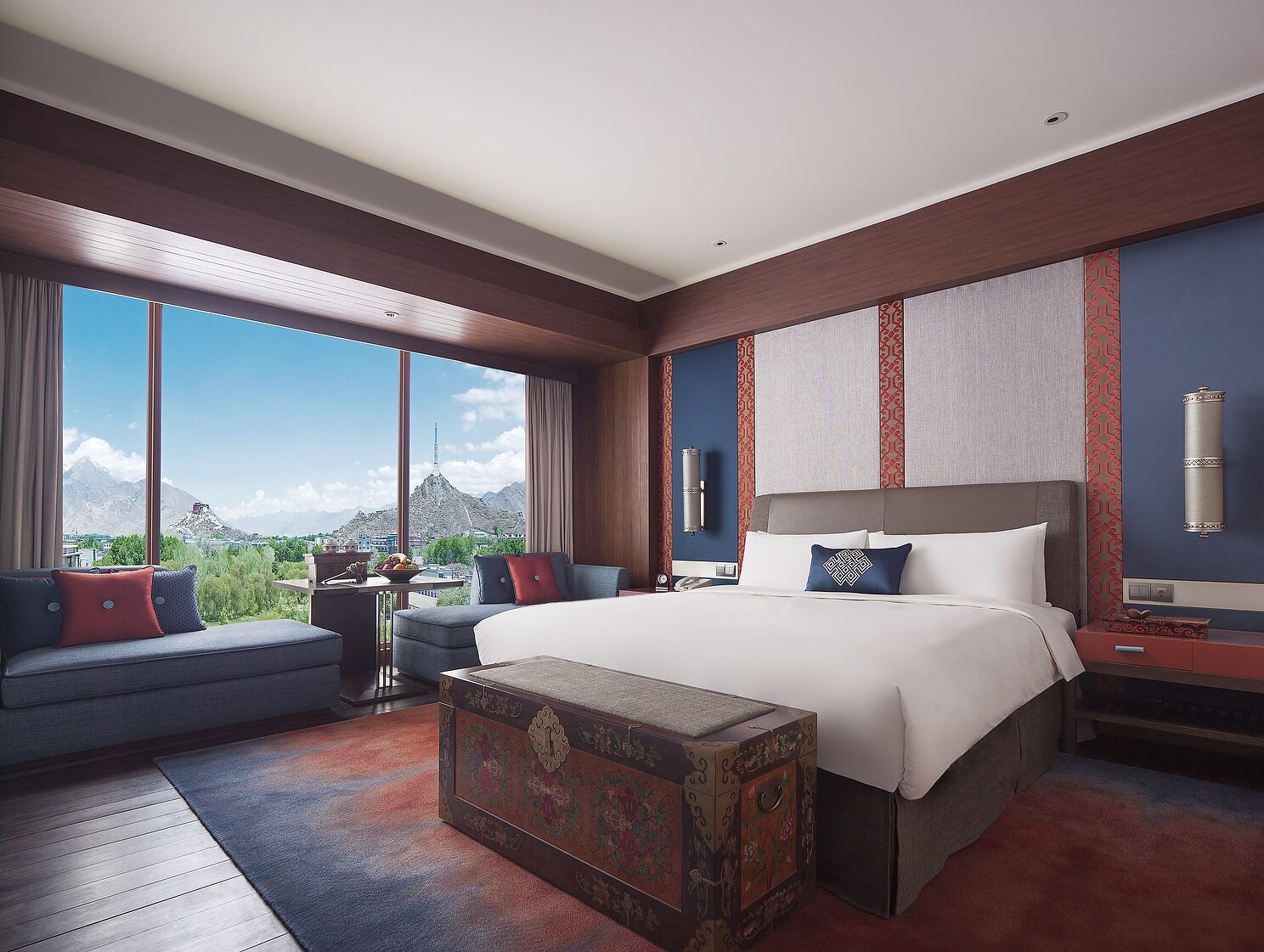 Horizon, Club, King Bed, Potala View