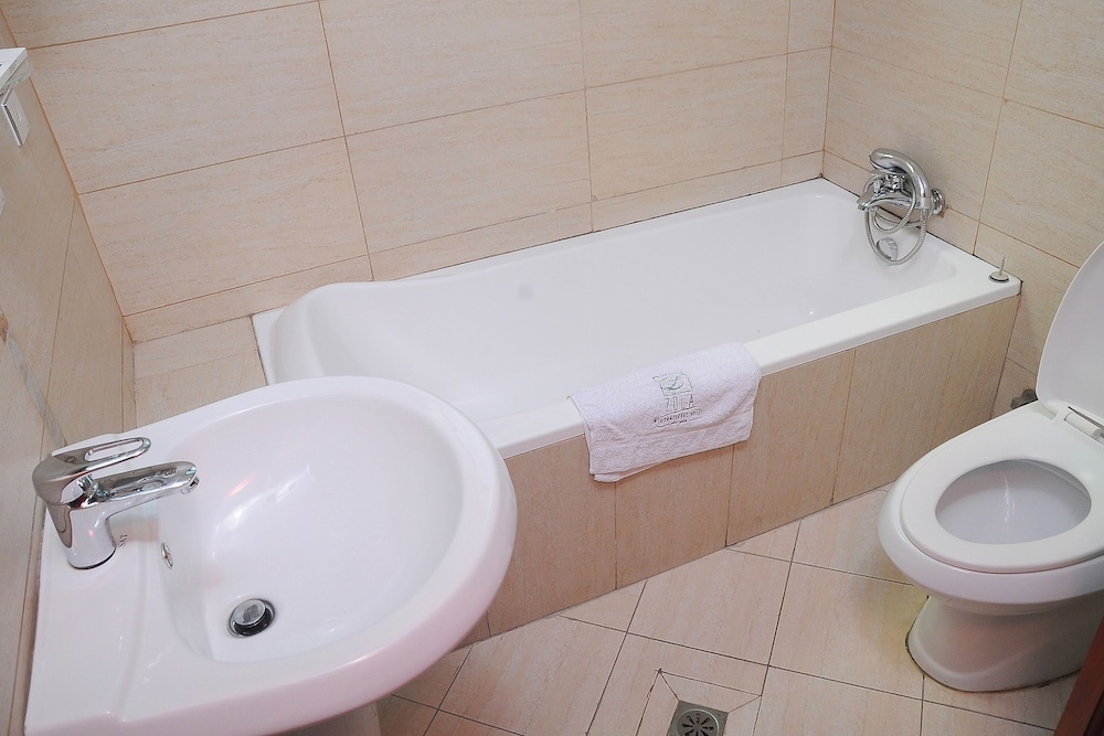 Zola International Hotel 38/50
