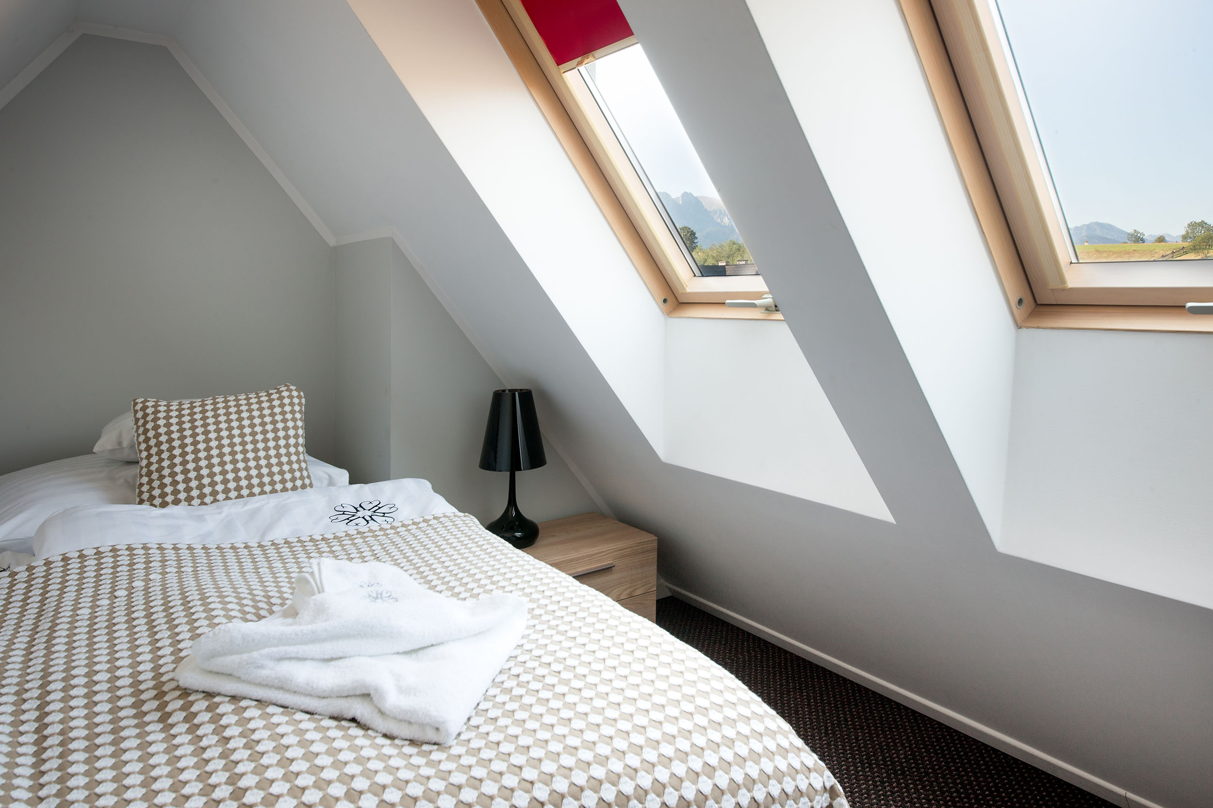 3 BEDROOMS, APARTMENT