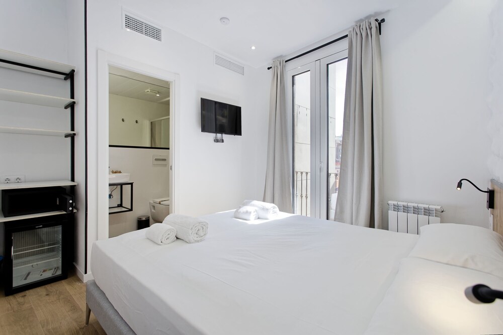 STANDARD, DOUBLE BED, COURTYARD VIEW