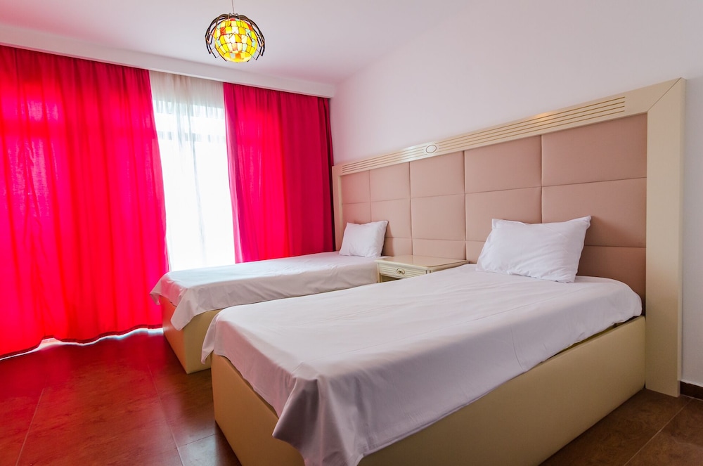 Phoenicia Holiday Resort 7/33