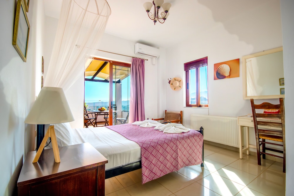 5 BEDROOMS, VILLA, PRIVATE POOL