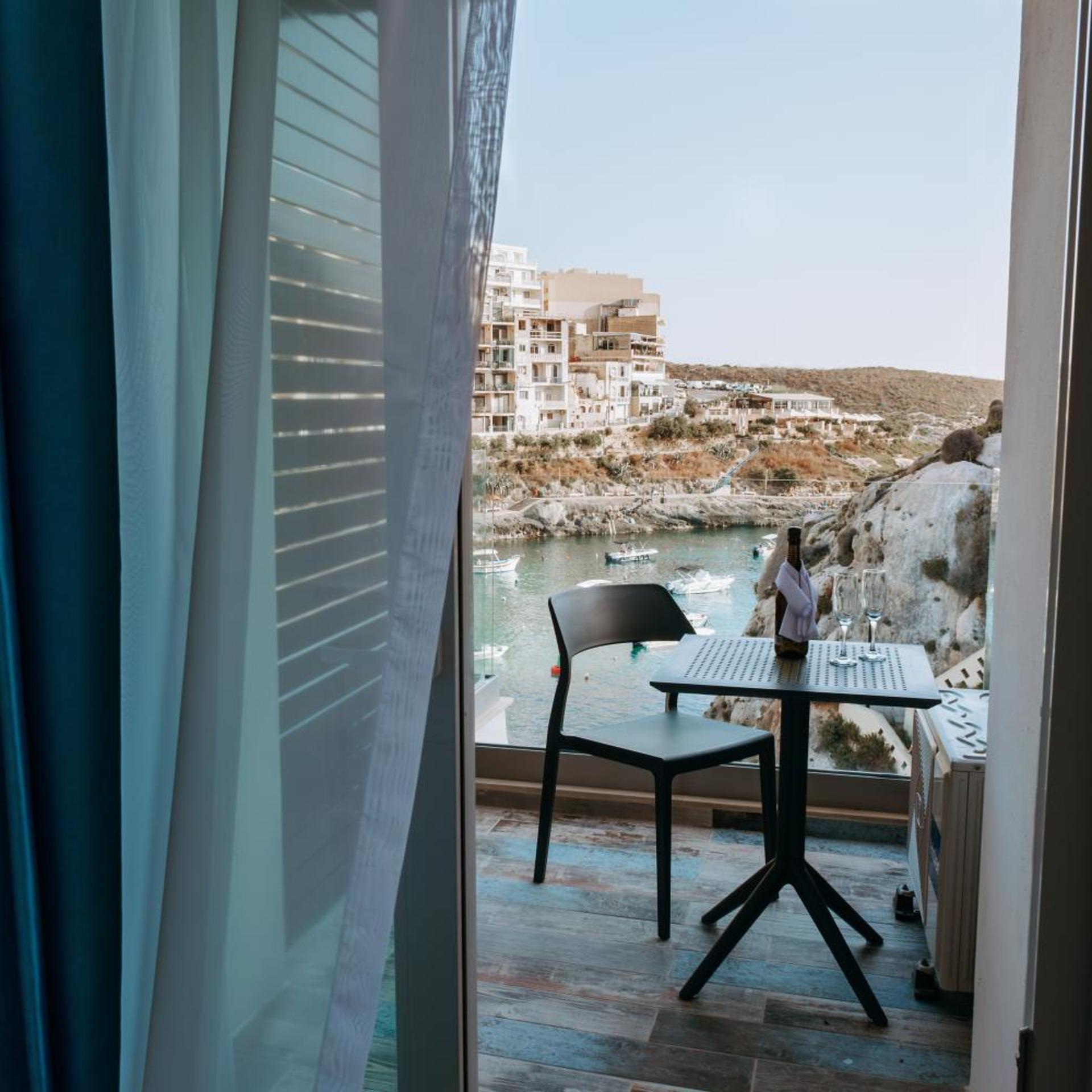 Blu Waters Boutique Hotel 41/44