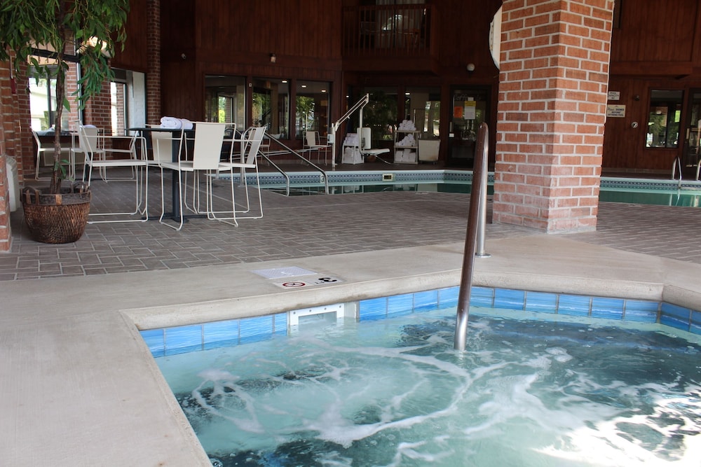 American Inn and Suites Ionia 25/47