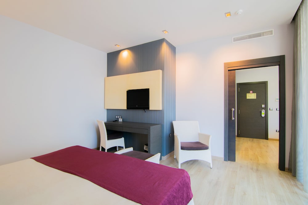 Sweet Hotel Els Arenals 32/84