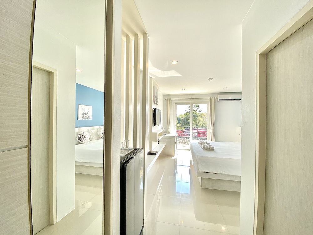 THE PALMS RESIDENCE 59/59