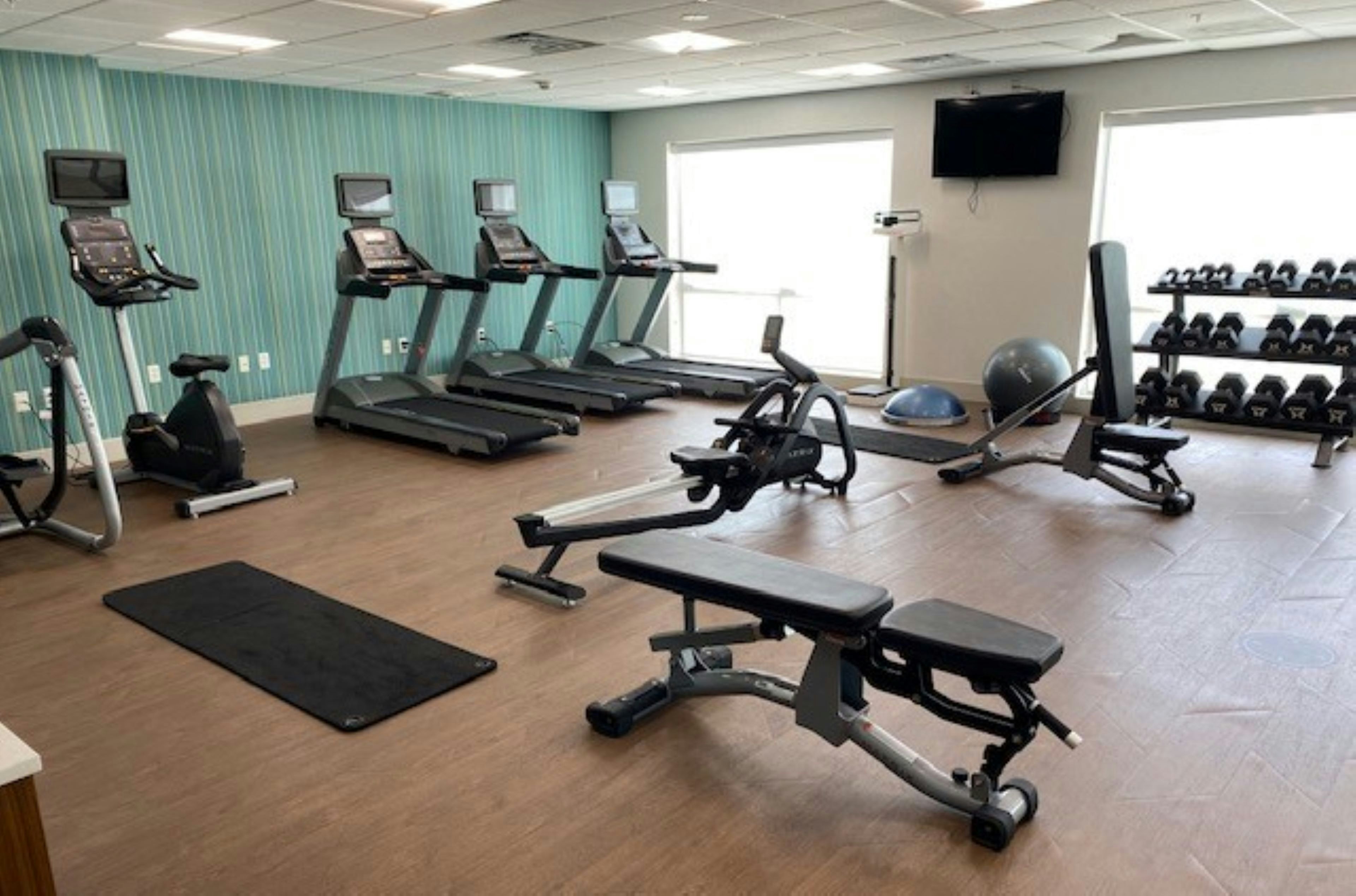 Holiday Inn Express and Suites Warrensburg North 39/58