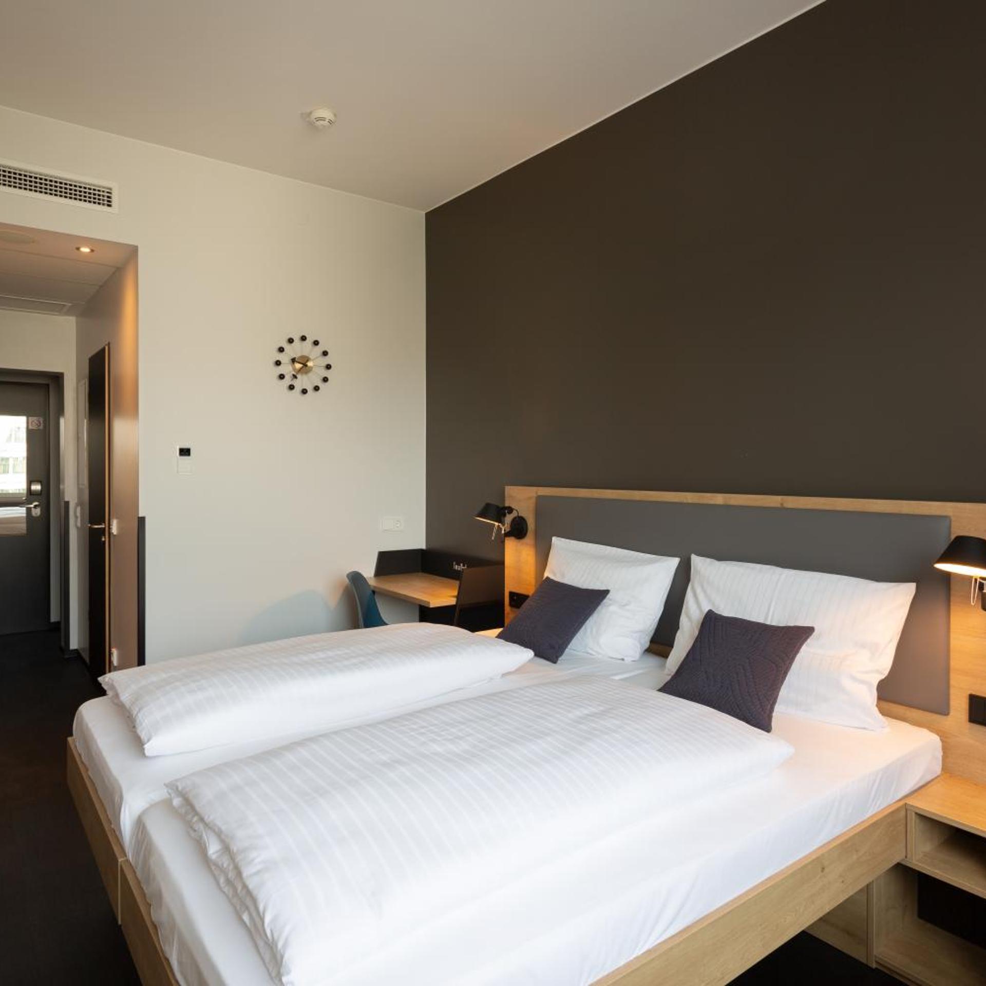 ROOM, TRIPLE