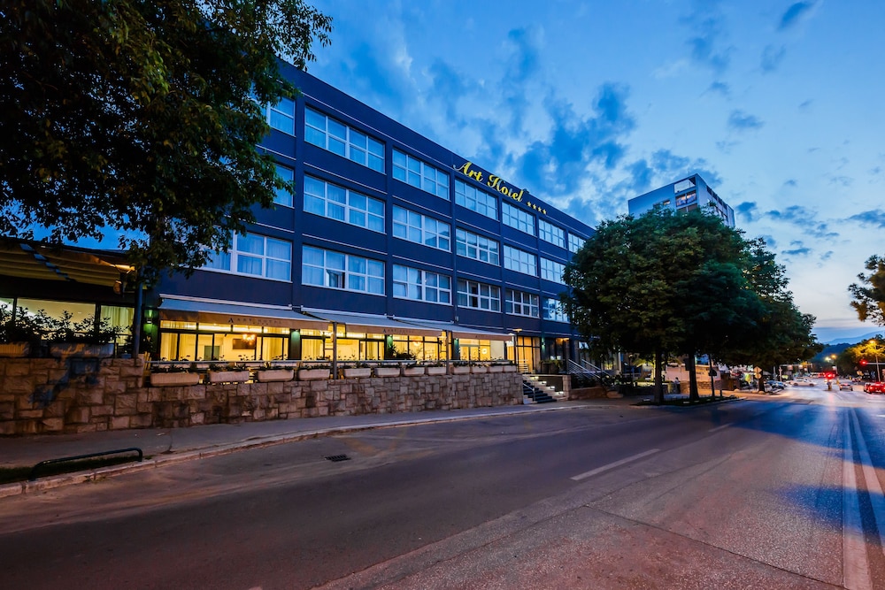 Art Hotel 74/80