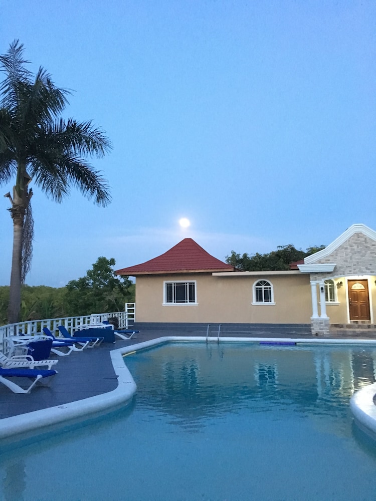 Gold Nugget Hotel 23/29