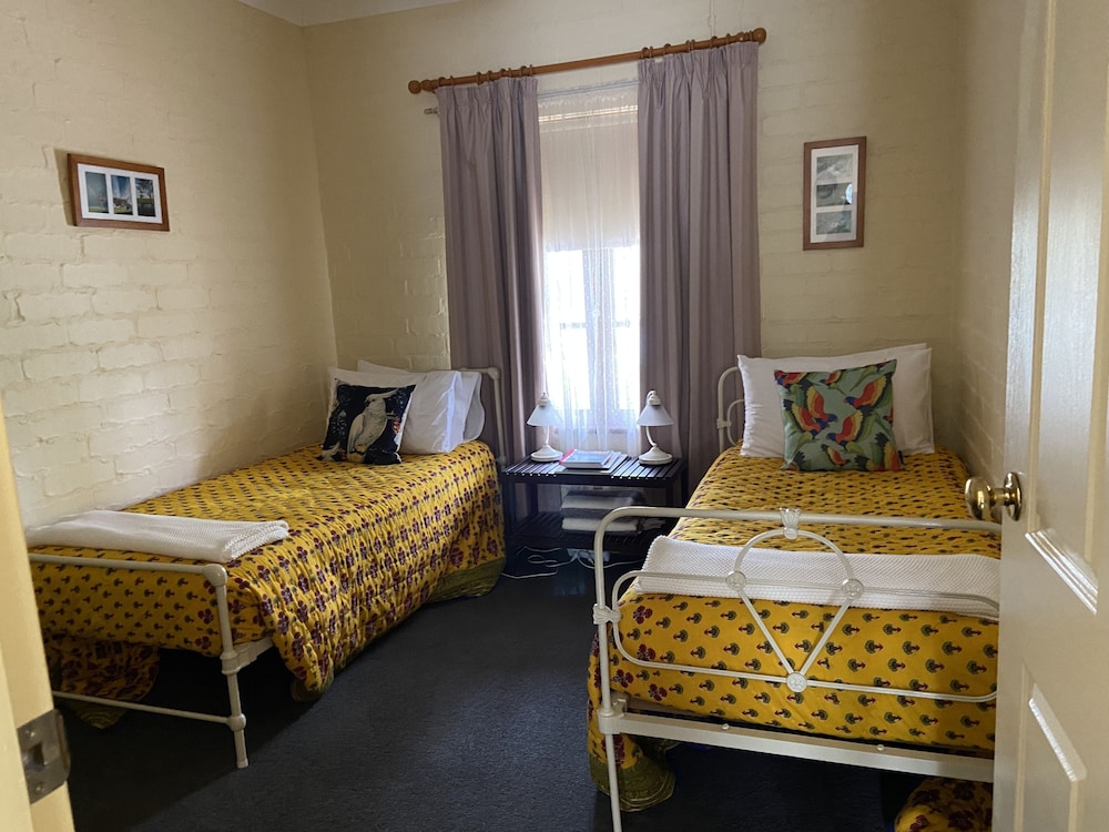 Battunga Bed & Breakfast 12/62