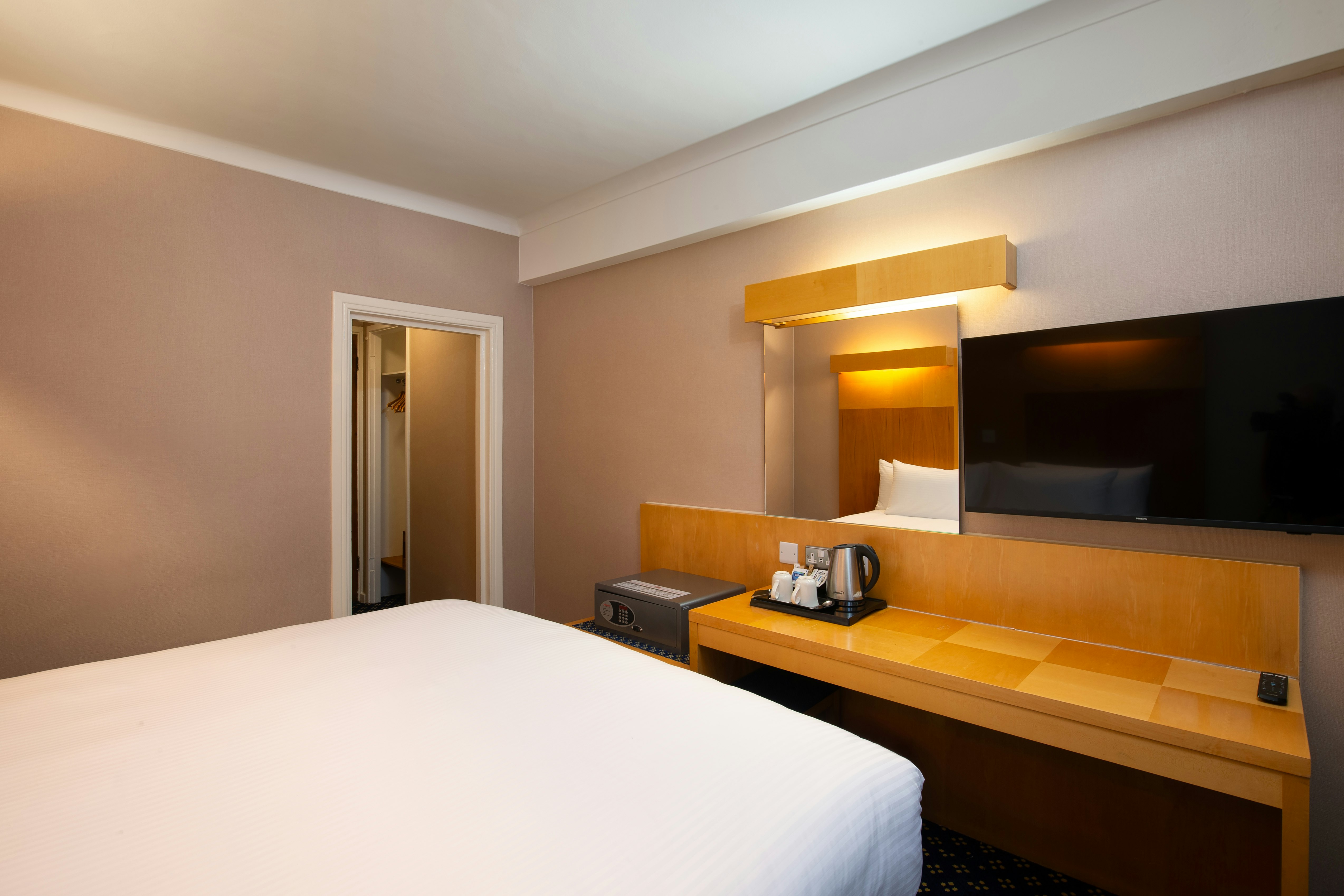 Tavistock Hotel 21/71