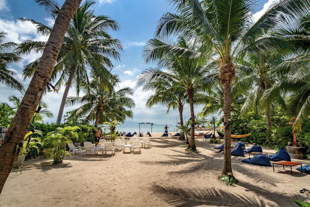 Echo Beach Backpackers 32/50