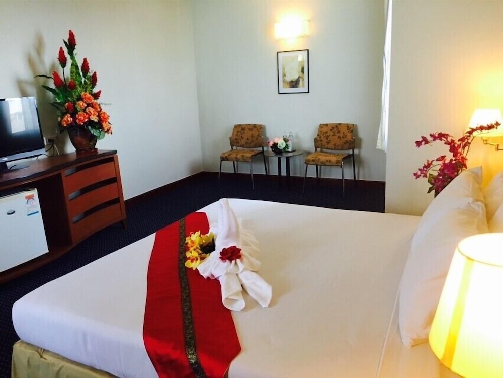 Hadyai Golden Crown Hotel 14/58