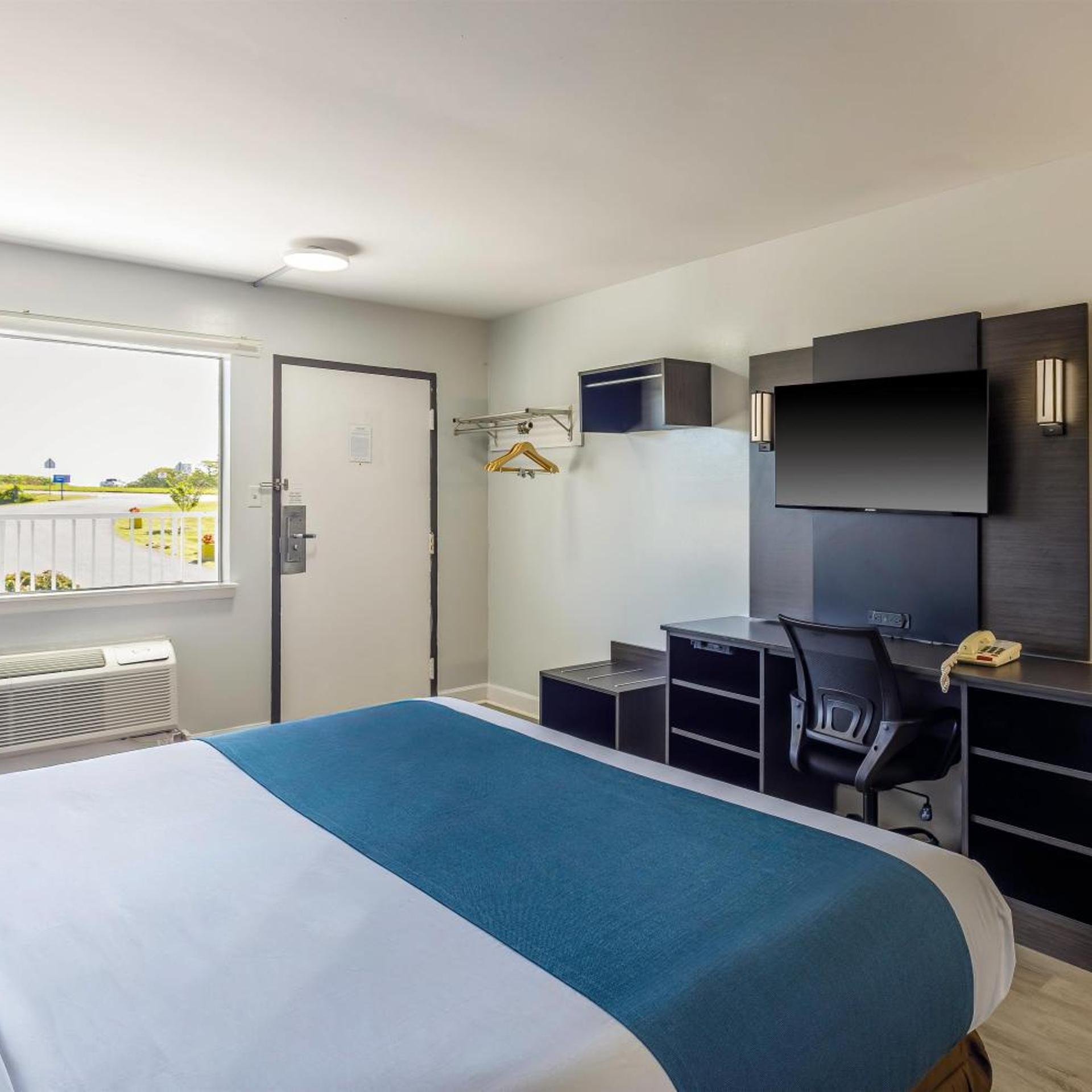 غرفة بسرير كينج للمدخنين، Motel6 Culpeper, VA 6/10