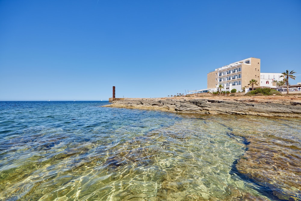 Universal Hotel Cabo Blanco Adults Only 66/75