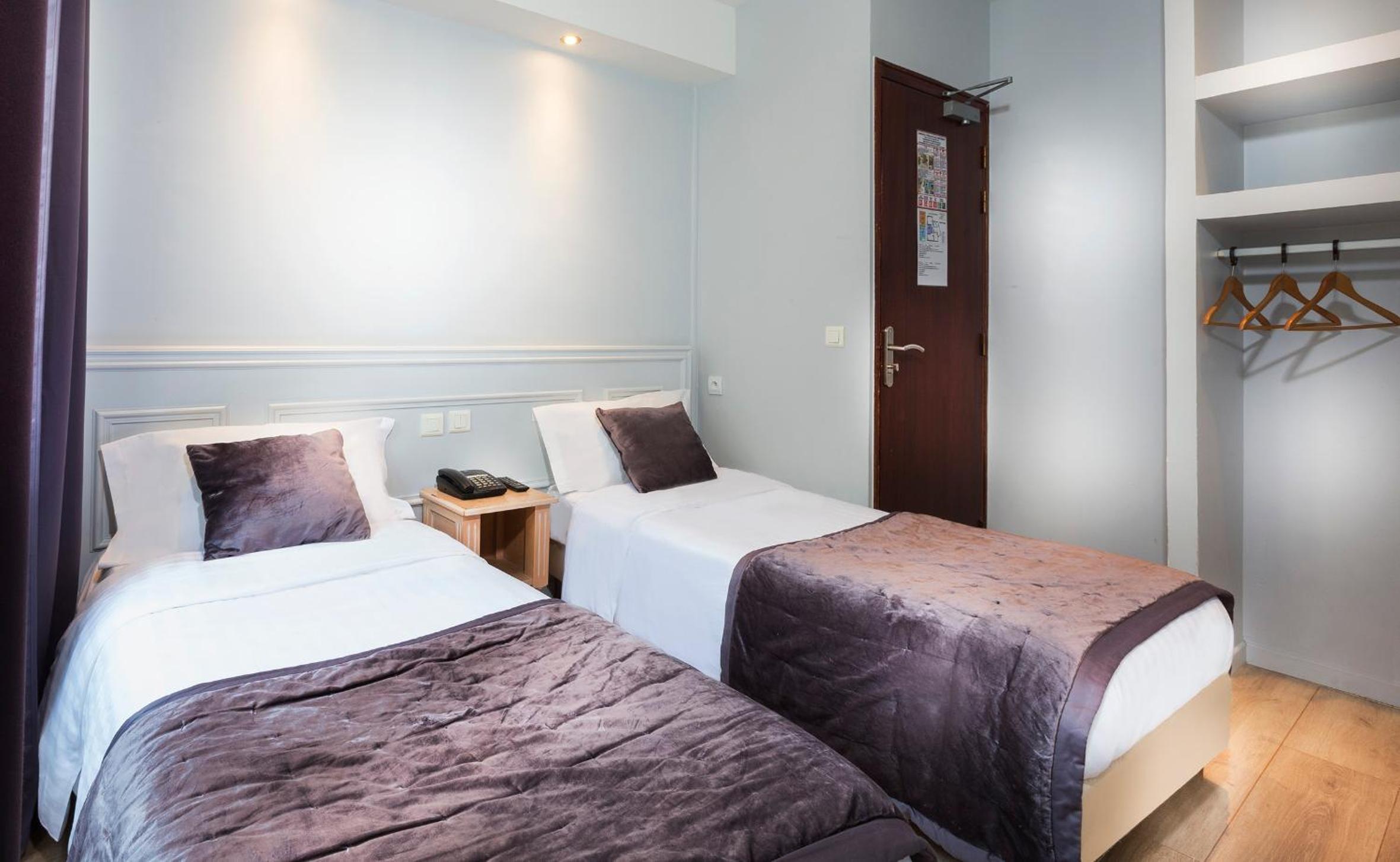 Room, Twin Beds