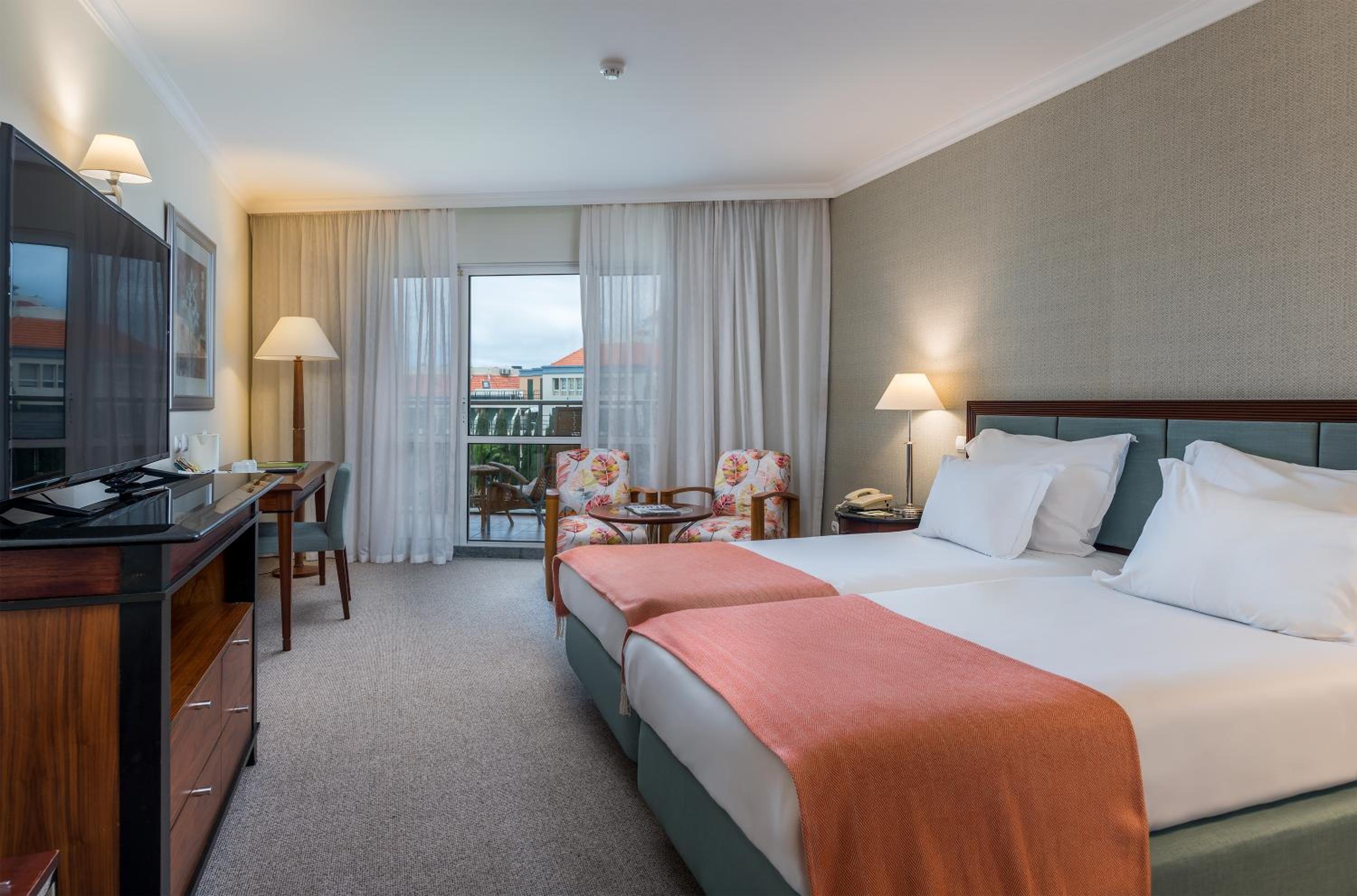 Room, Twin Beds, Lateral Side Sea View، Pestana Grand Premium Ocean Resort 3/8
