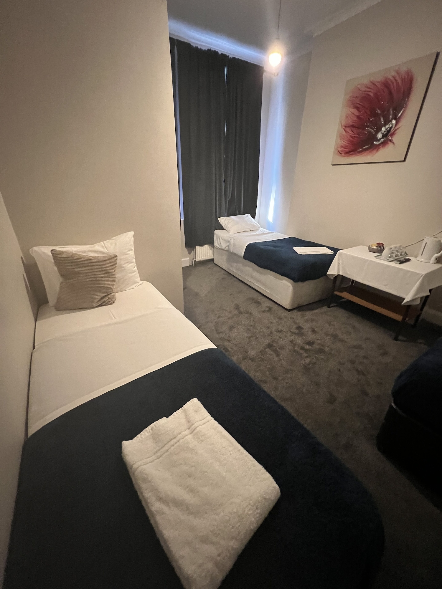 ROOM, TRIPLE, PRIVATE BATHROOM