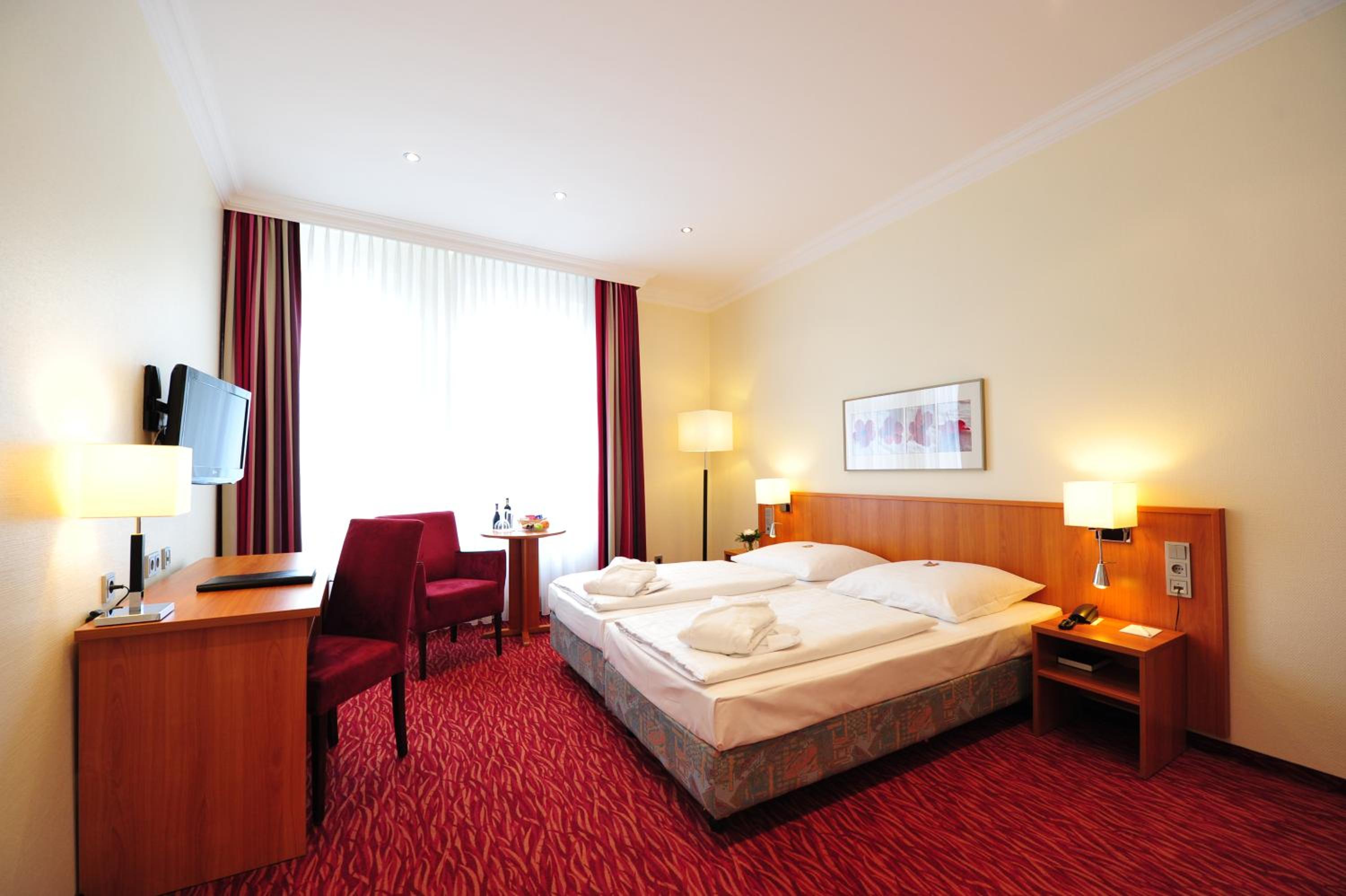 Room, Double Bed