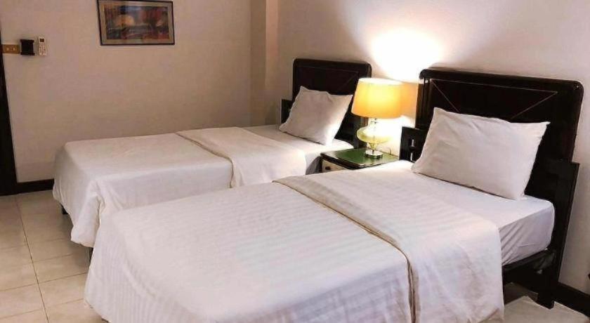 S.C. Heritage Hotel 25/43